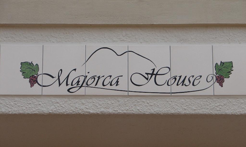 Majorca House Bed & Breakfast Съмърсет Уест Екстериор снимка