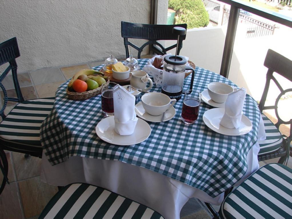 Majorca House Bed & Breakfast Съмърсет Уест Екстериор снимка