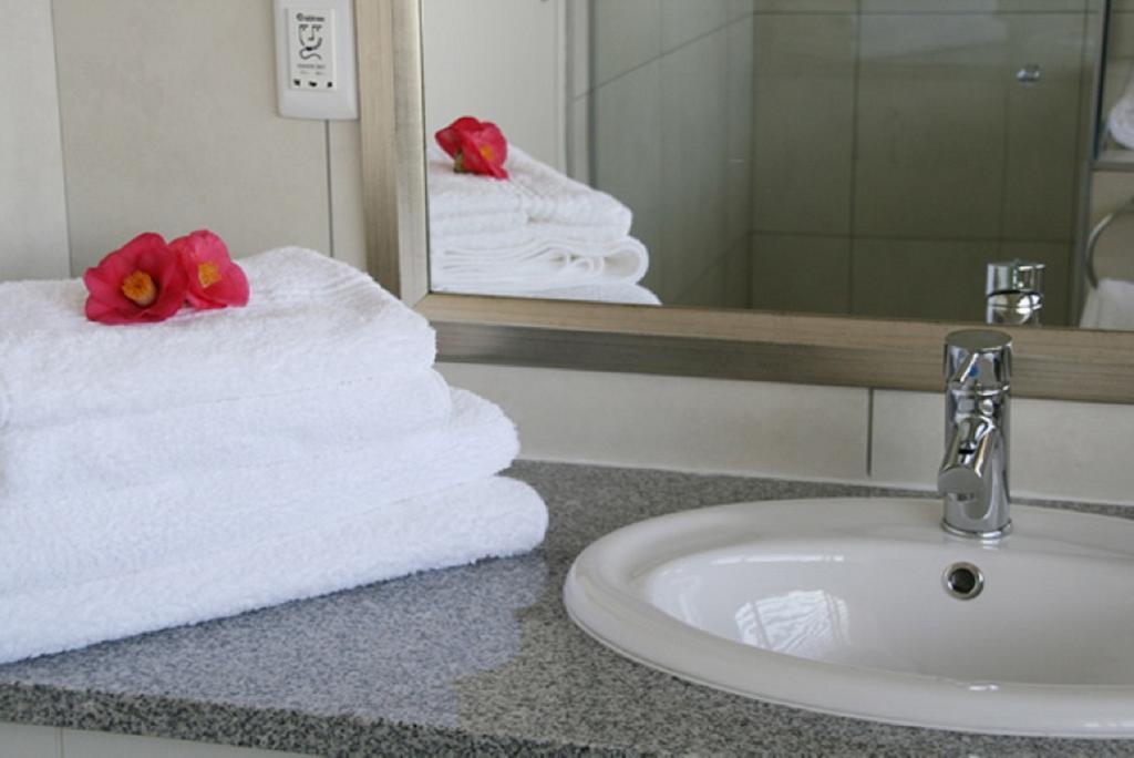 Majorca House Bed & Breakfast Съмърсет Уест Стая снимка