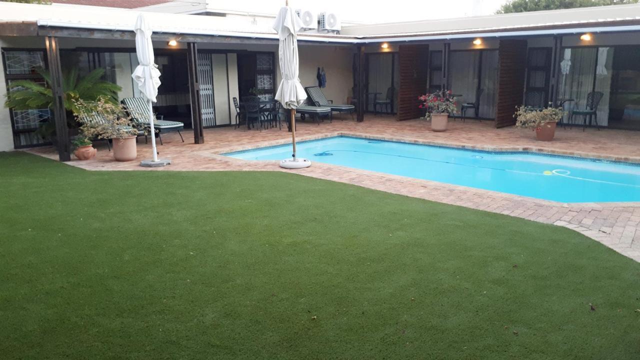 Majorca House Bed & Breakfast Съмърсет Уест Екстериор снимка